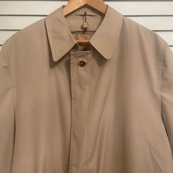 CHRISTIAN dior mens trench coat
tan‎ size 44L great condition has full lining - Picture 2 of 14